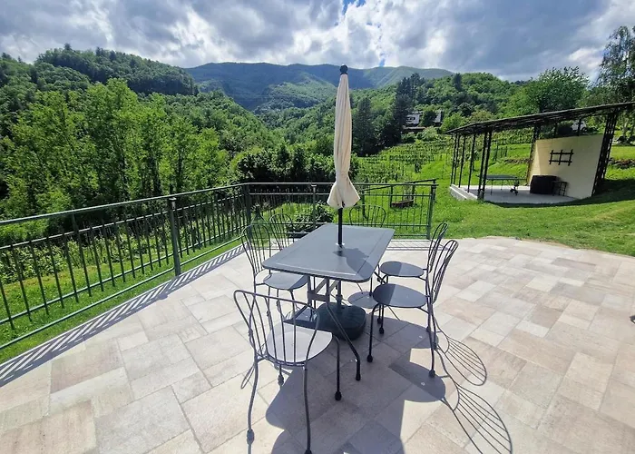 Vineyard With Private Pool, Gym & Games 빌라 Camporgiano