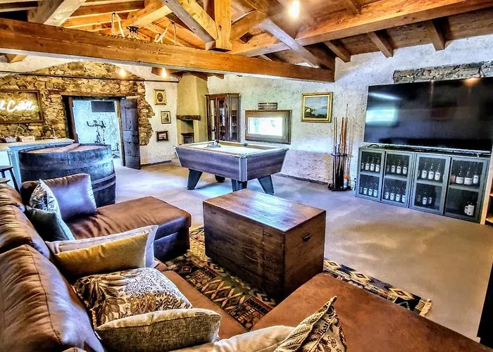 빌라 Vineyard With Private Pool, Gym & Games